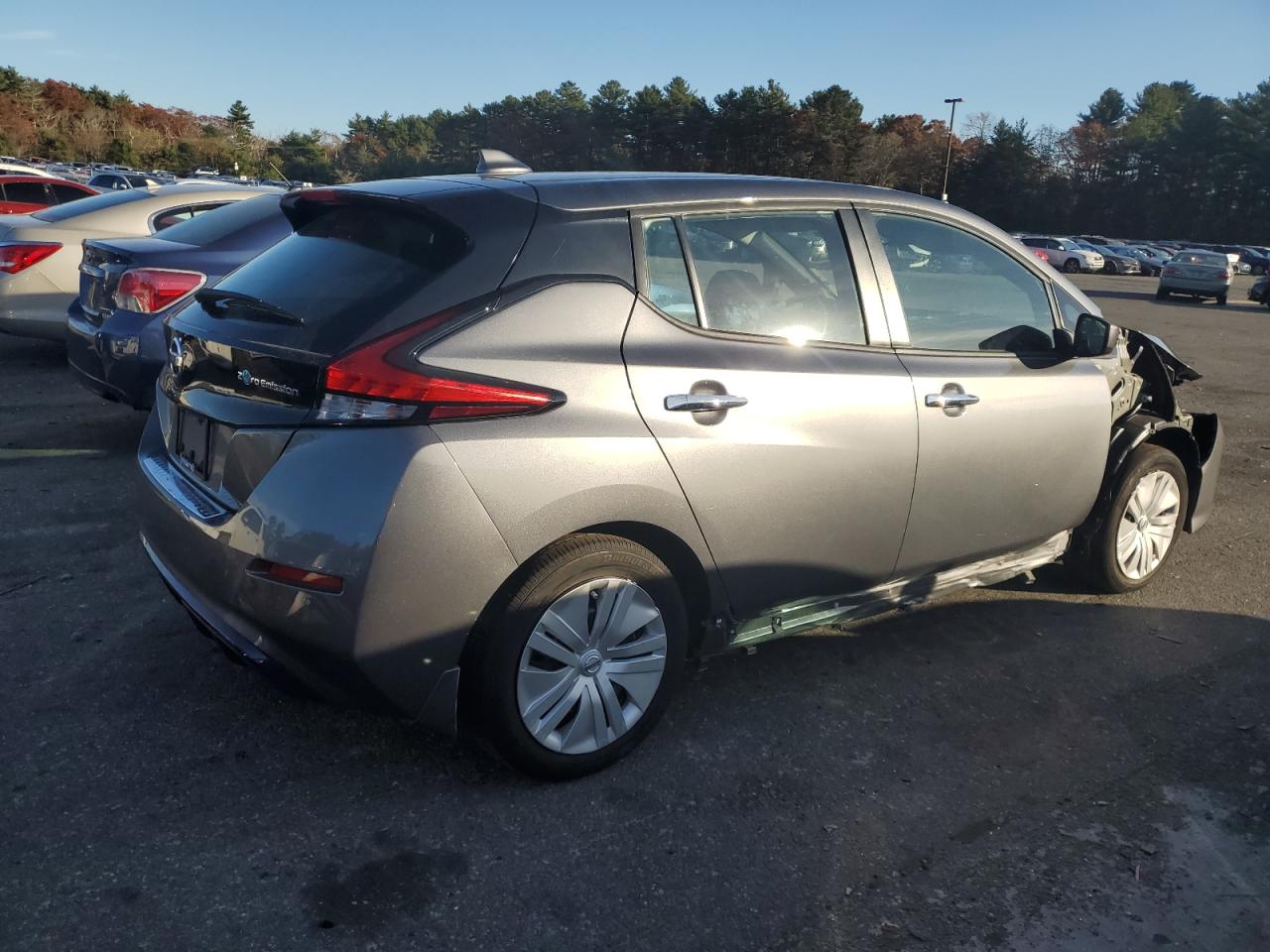 2022 Nissan Leaf - Image 3