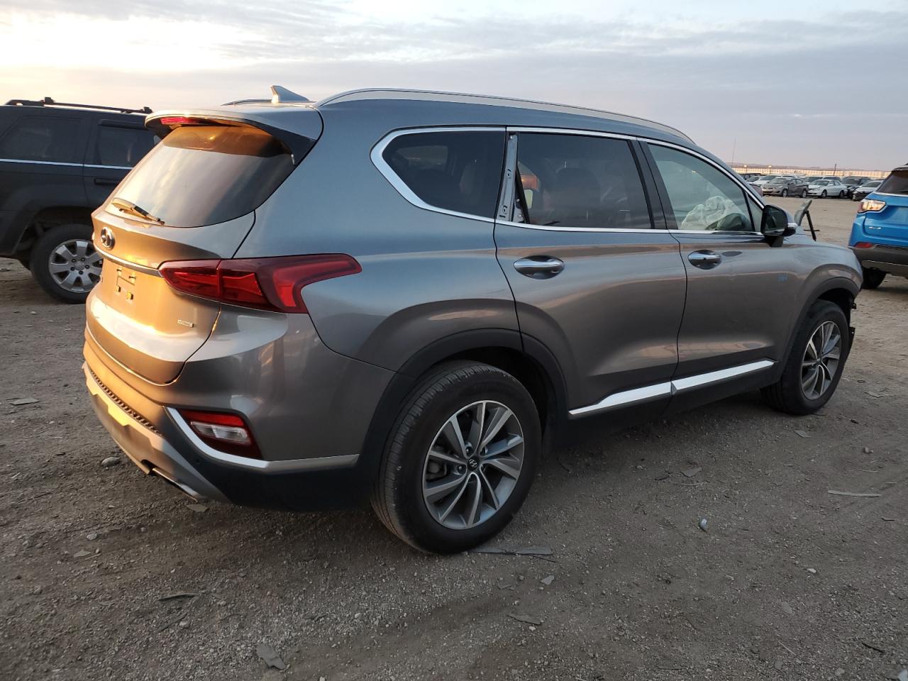 2019 Hyundai Santa Fe - Image 3