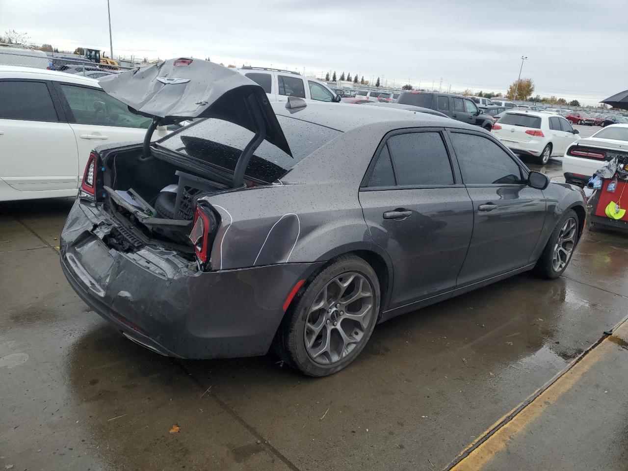 VIN 2C3CCABGXJH214208 2018 CHRYSLER 300 no.3