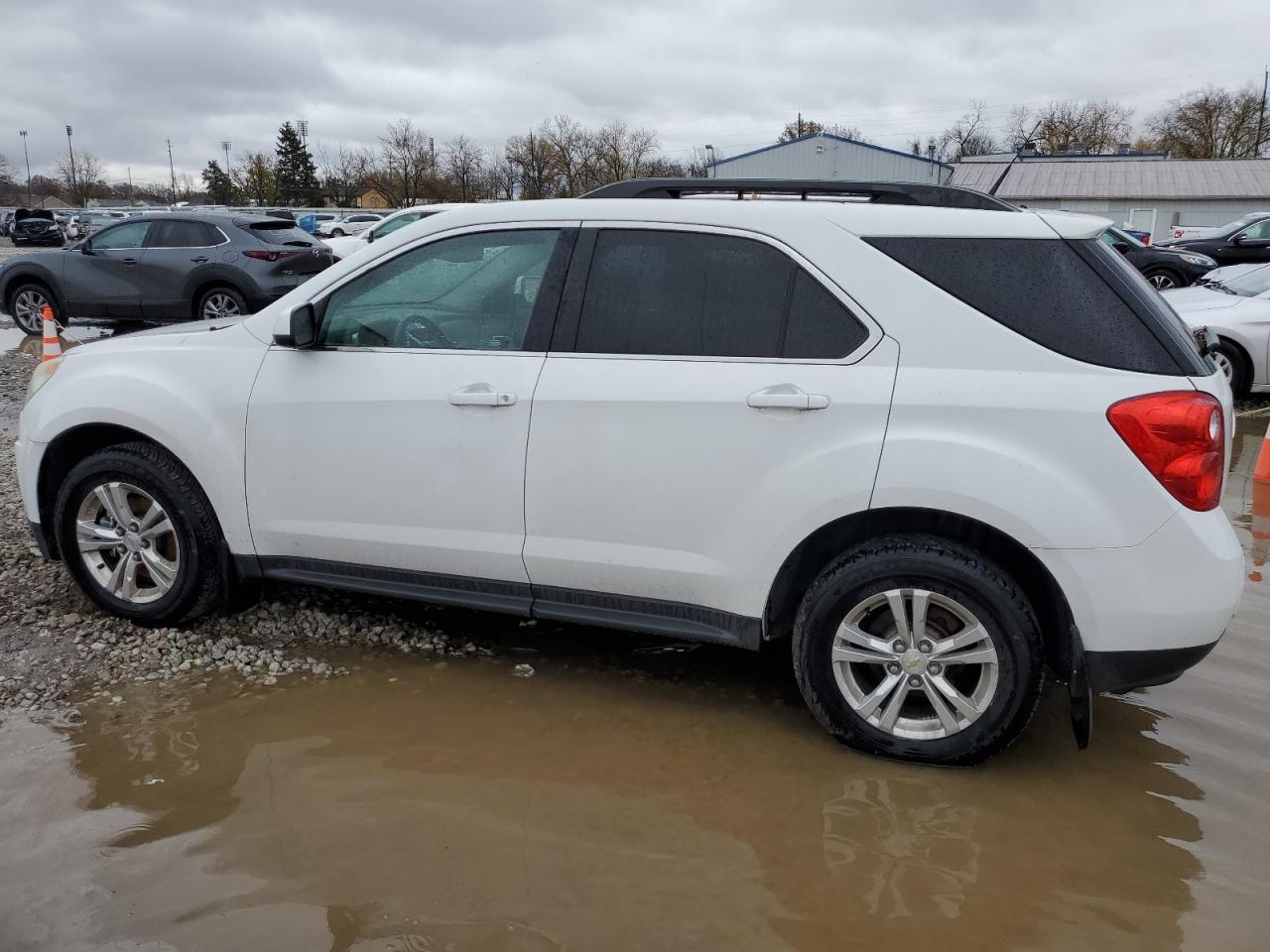 2011 Chevrolet Equinox - Image 2