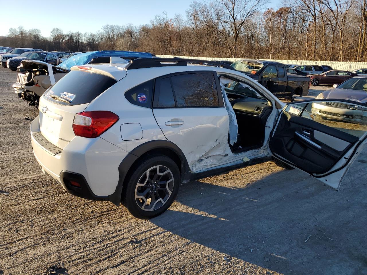 2016 Subaru XV - Image 3