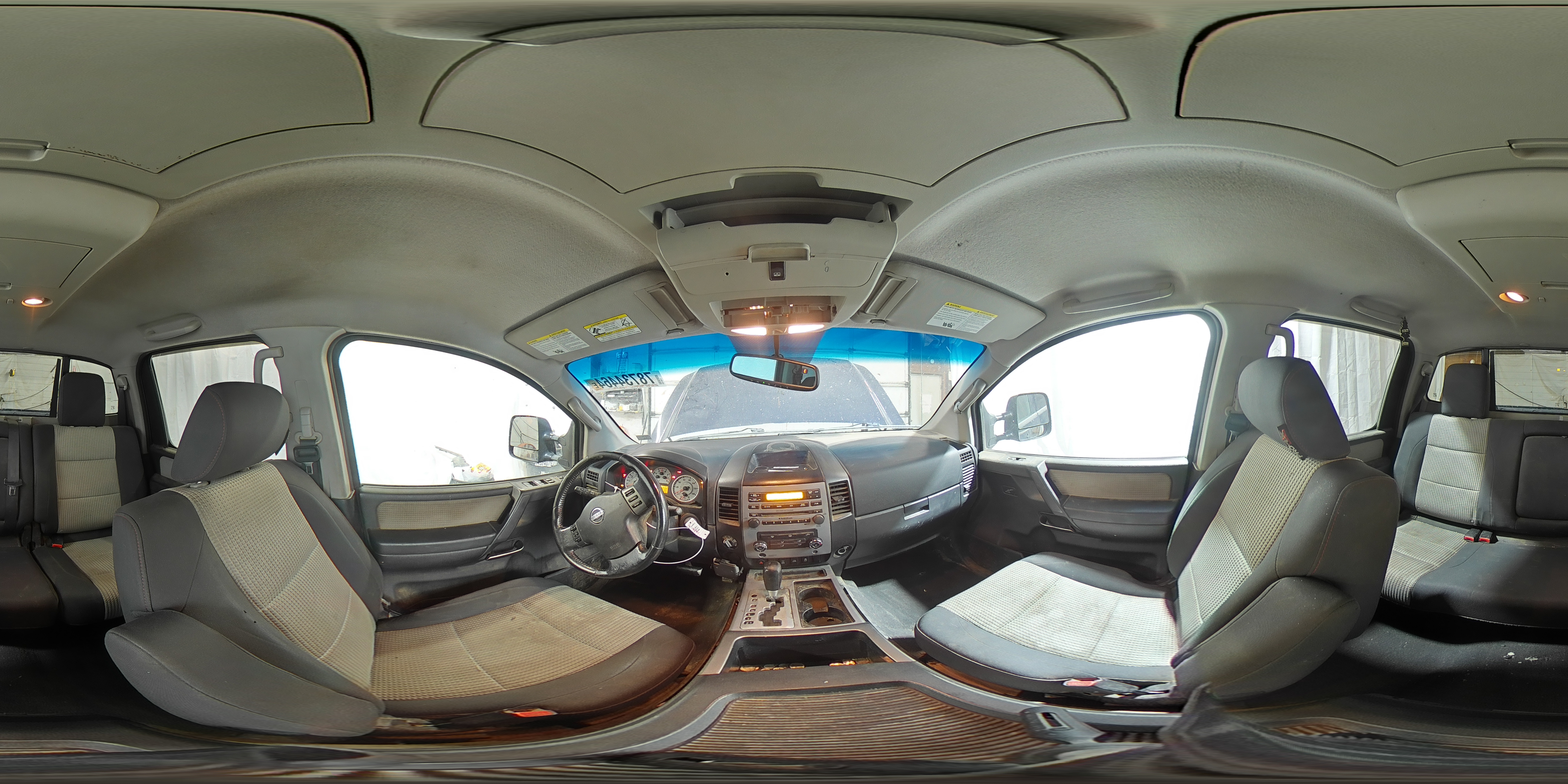 2012 Nissan Titan - Image 15