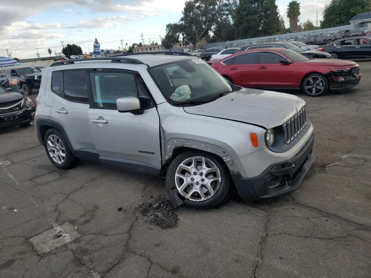 VIN ZACCJABT3FPB20496 2015 JEEP RENEGADE no.4