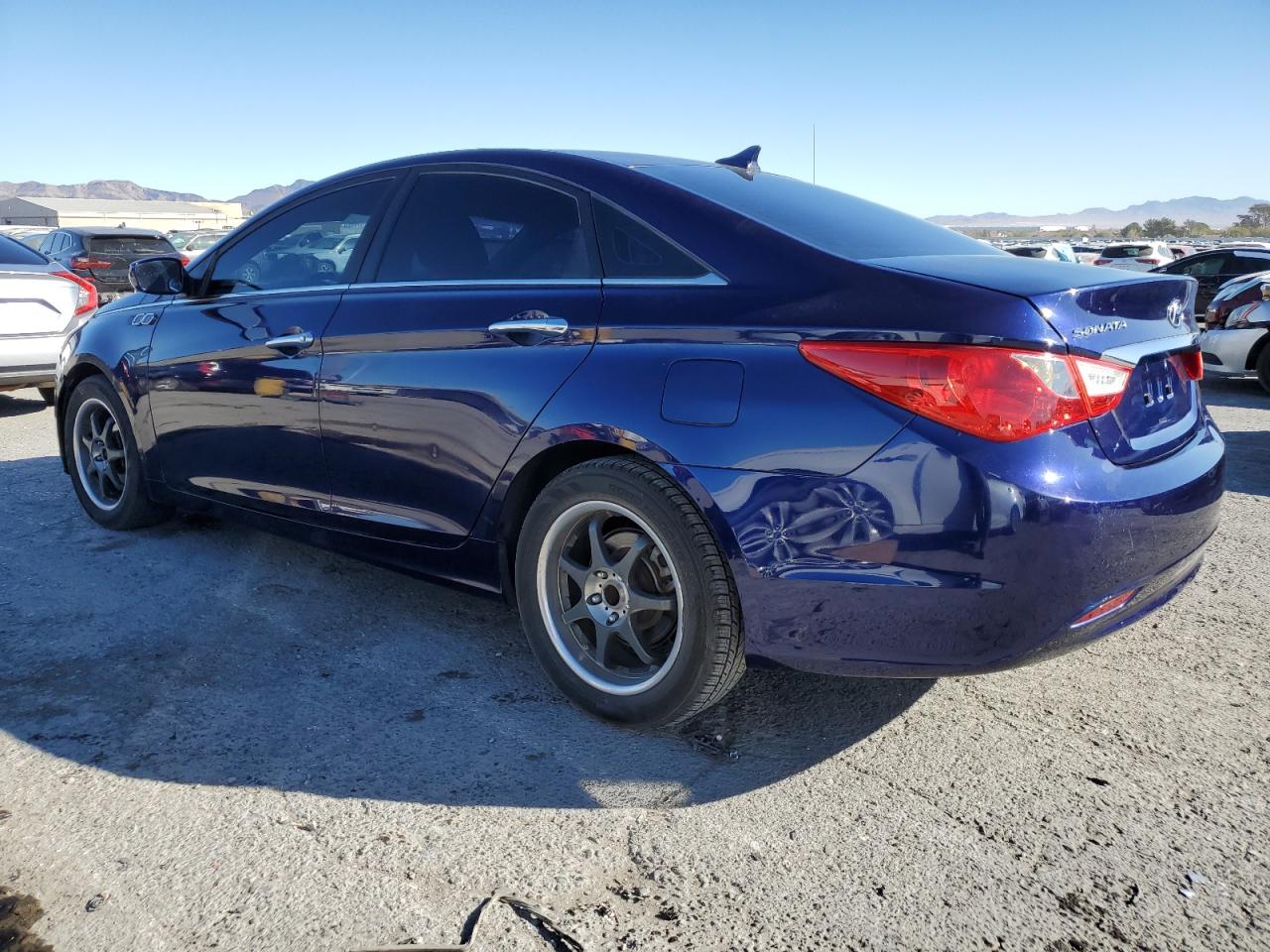 2011 Hyundai Sonata - Image 2
