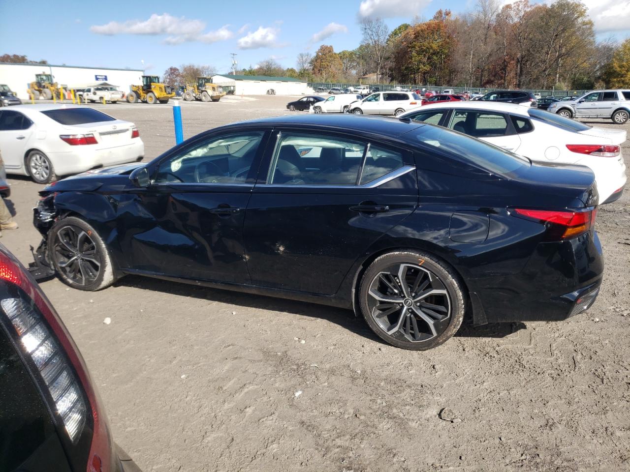 2024 Nissan Altima - Image 2