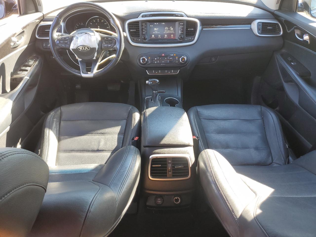 2017 Kia Sorento - Image 8