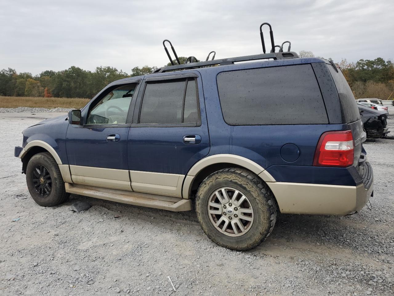 2010 Ford Expedition - Image 2
