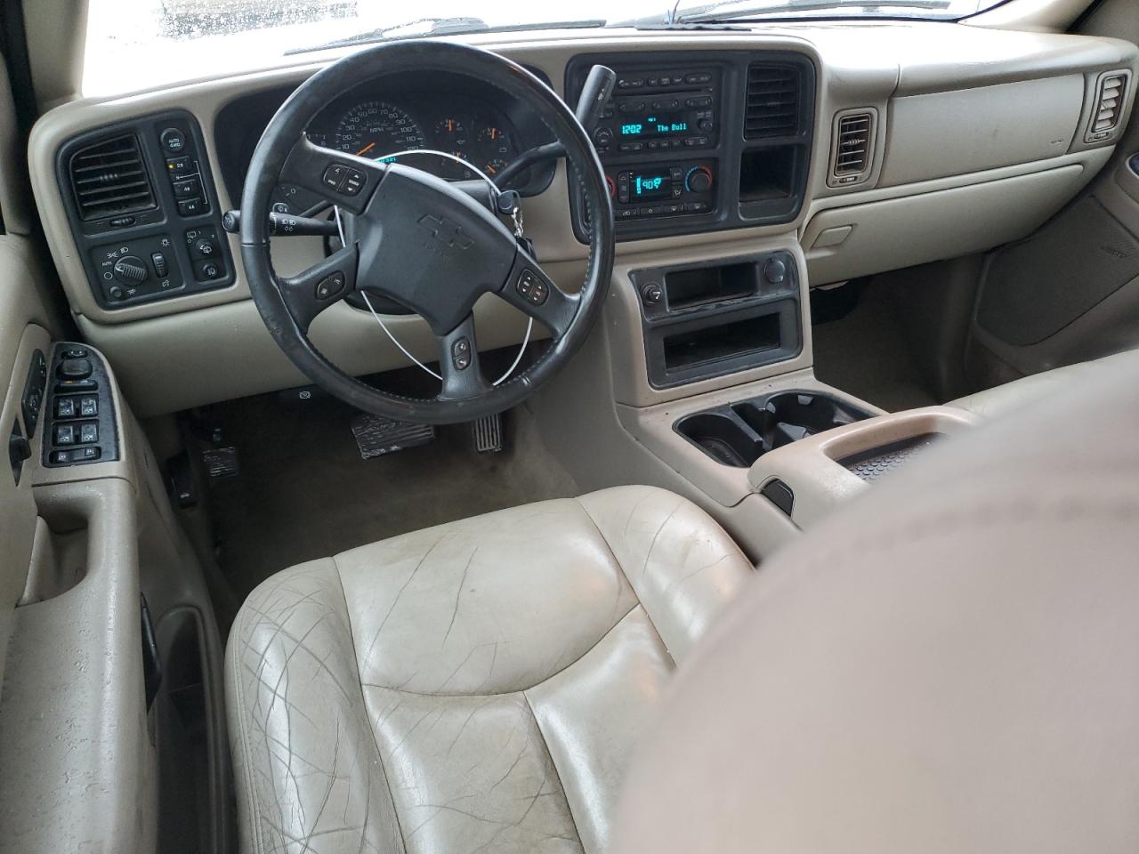 2005 Chevrolet Suburban - Image 8