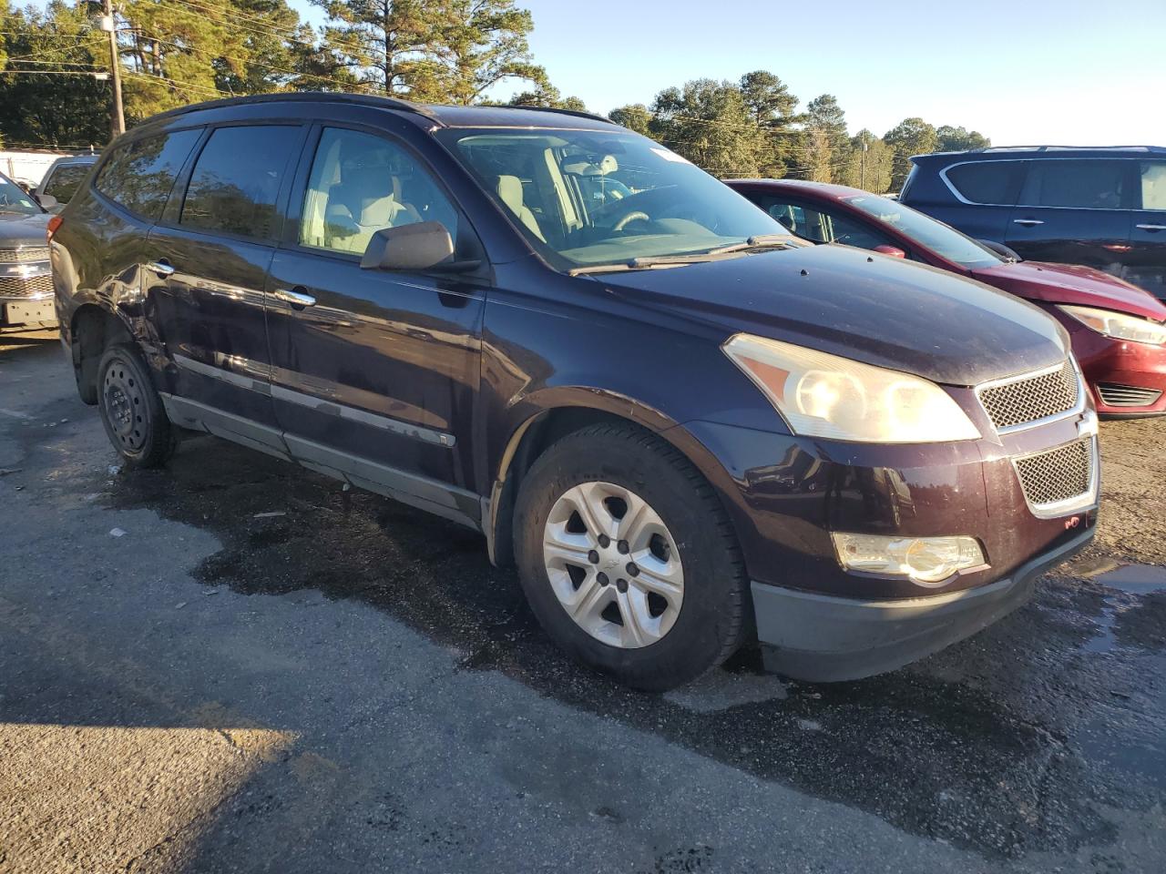 2010 Chevrolet Traverse - Image 4