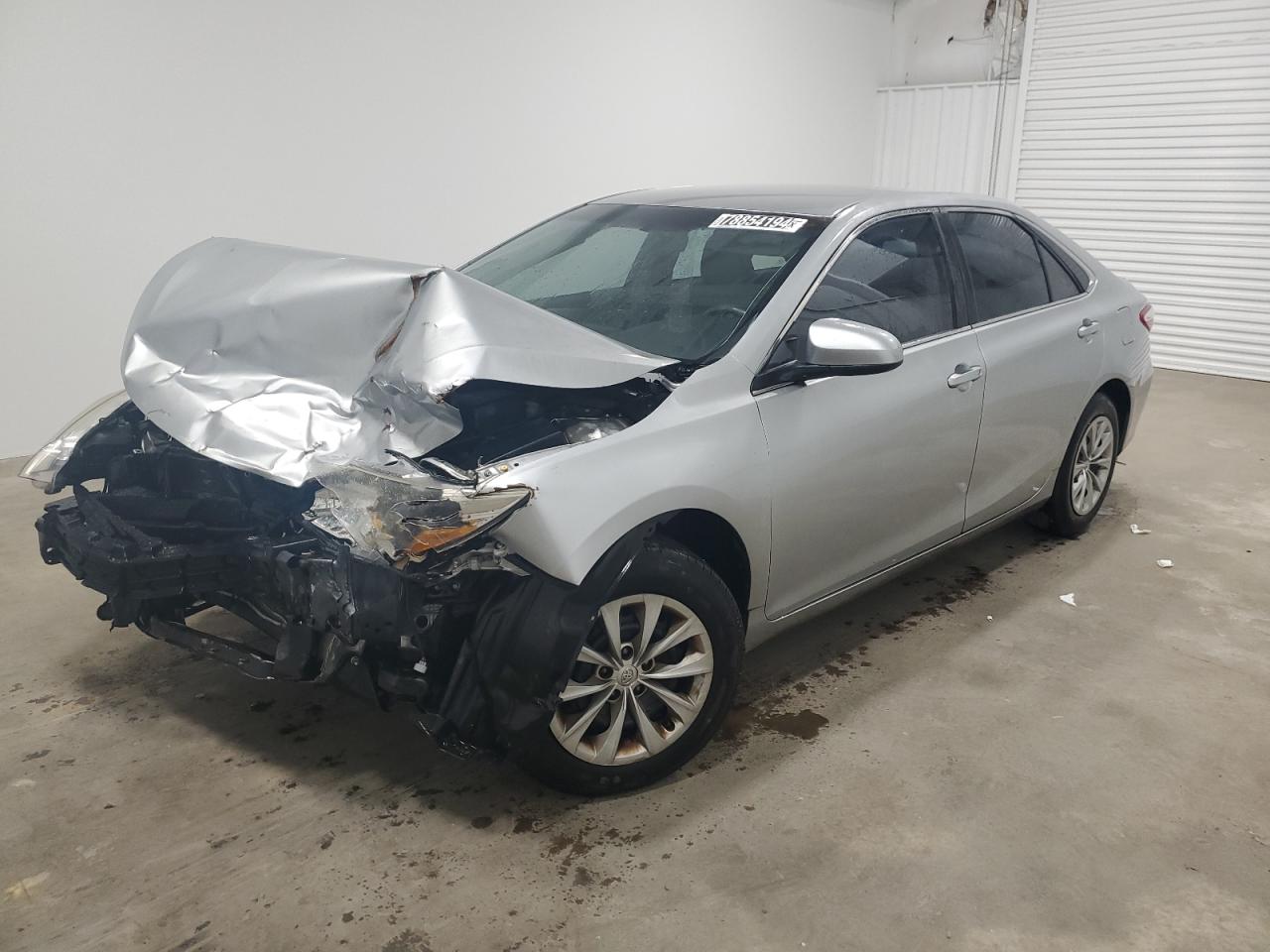 VIN 4T1BF1FK5GU214566 2016 TOYOTA CAMRY no.1