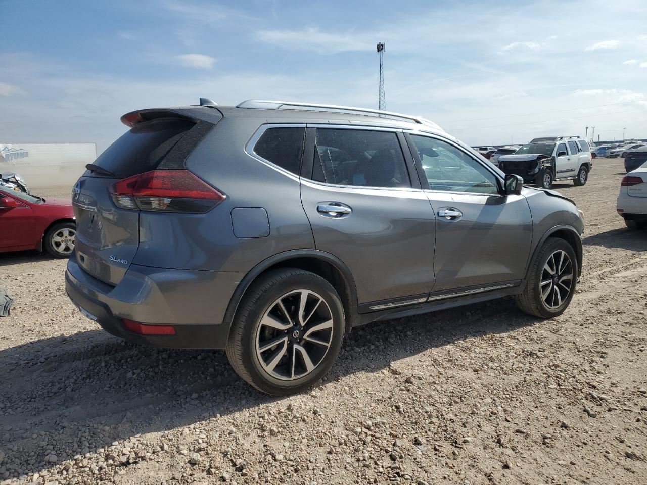 2018 Nissan Rogue - Image 3