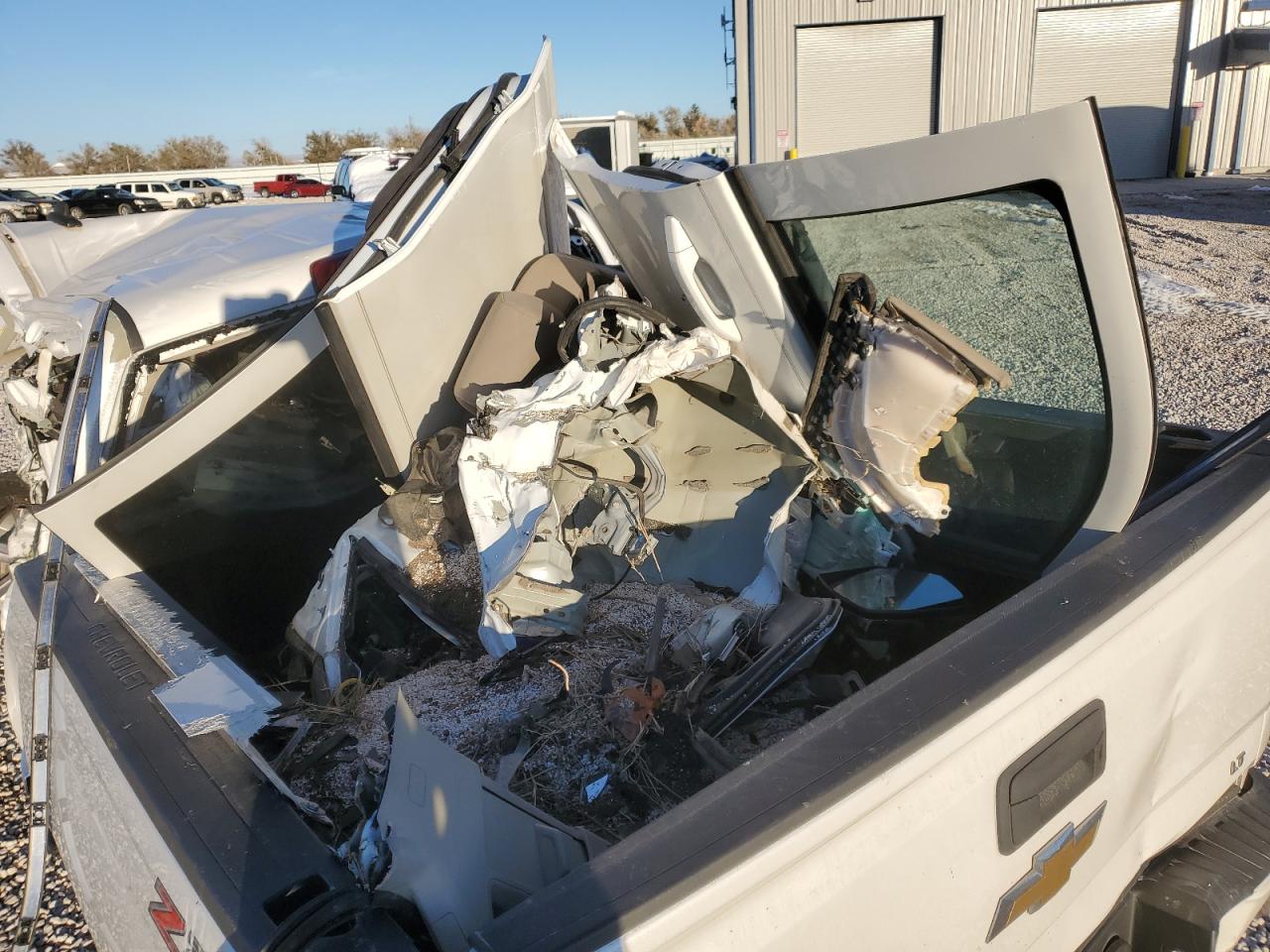 2016 Chevrolet Silverado - Image 14