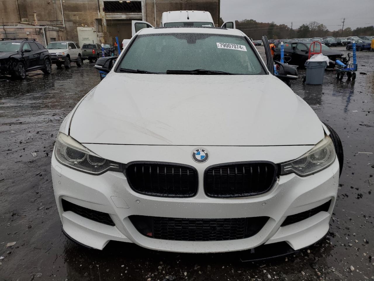 VIN WBA3A9C52DF476658 2013 BMW 3 SERIES no.5