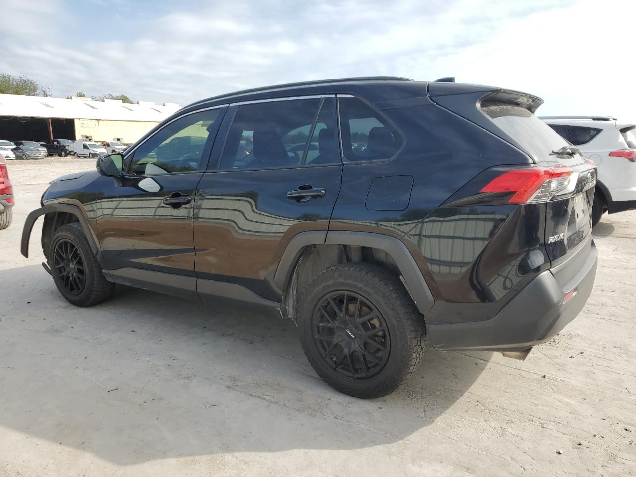 2019 Toyota RAV 4 - Image 2
