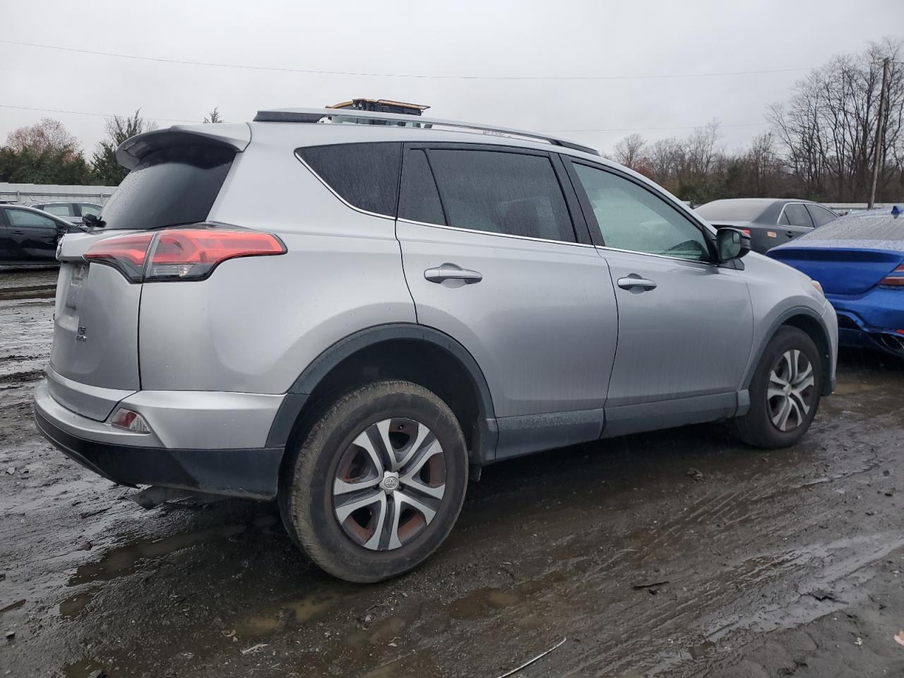 VIN 2T3BFREV0HW636537 2017 TOYOTA RAV4 no.3