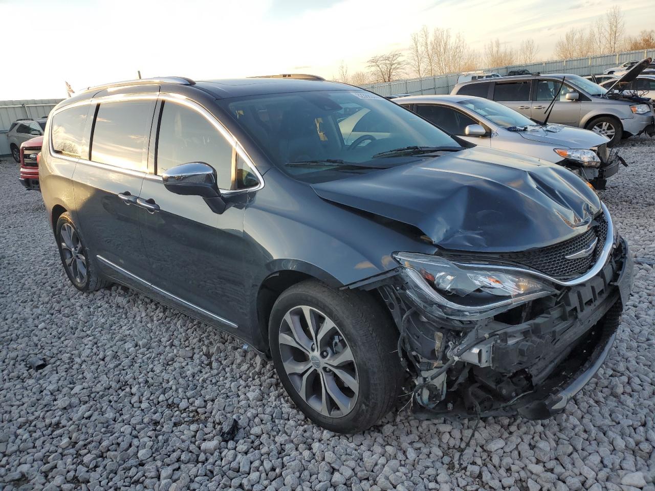 2019 Chrysler Pacifica - Image 4