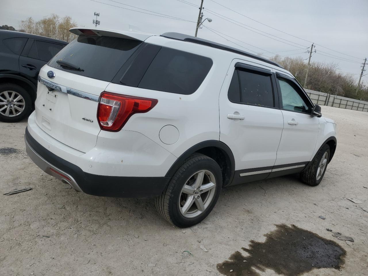 2017 Ford Explorer - Image 3