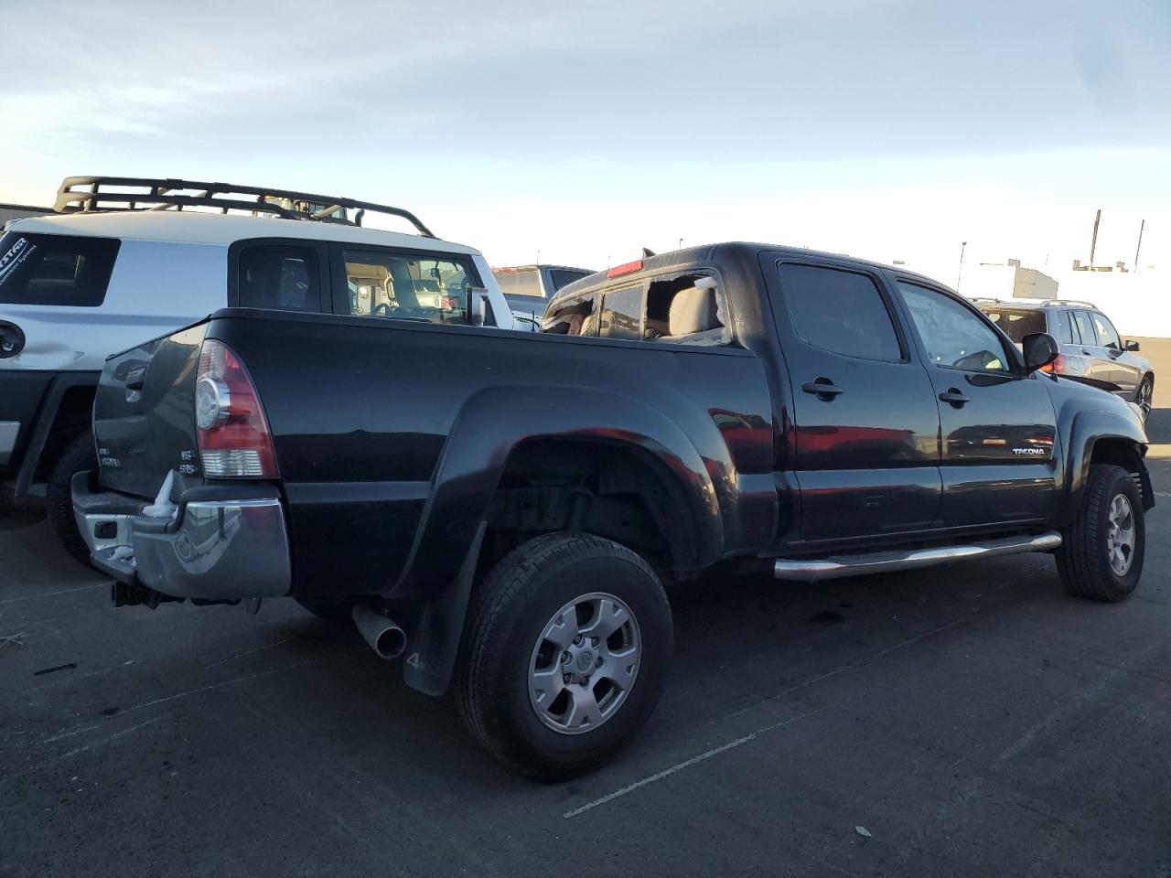 2015 Toyota Tacoma - Image 3