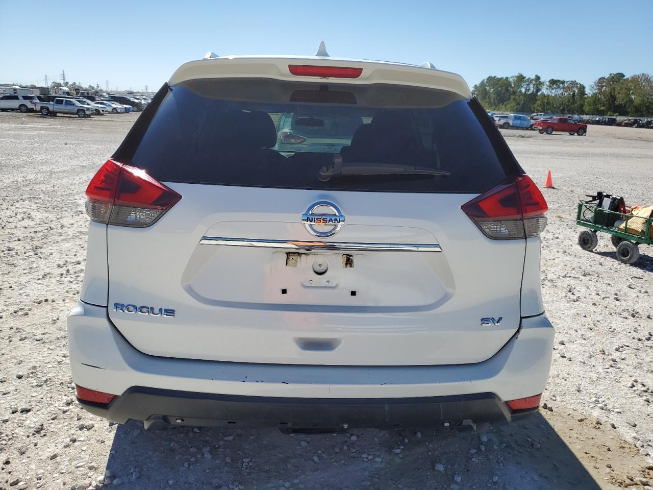 2017 Nissan Rogue - Image 6