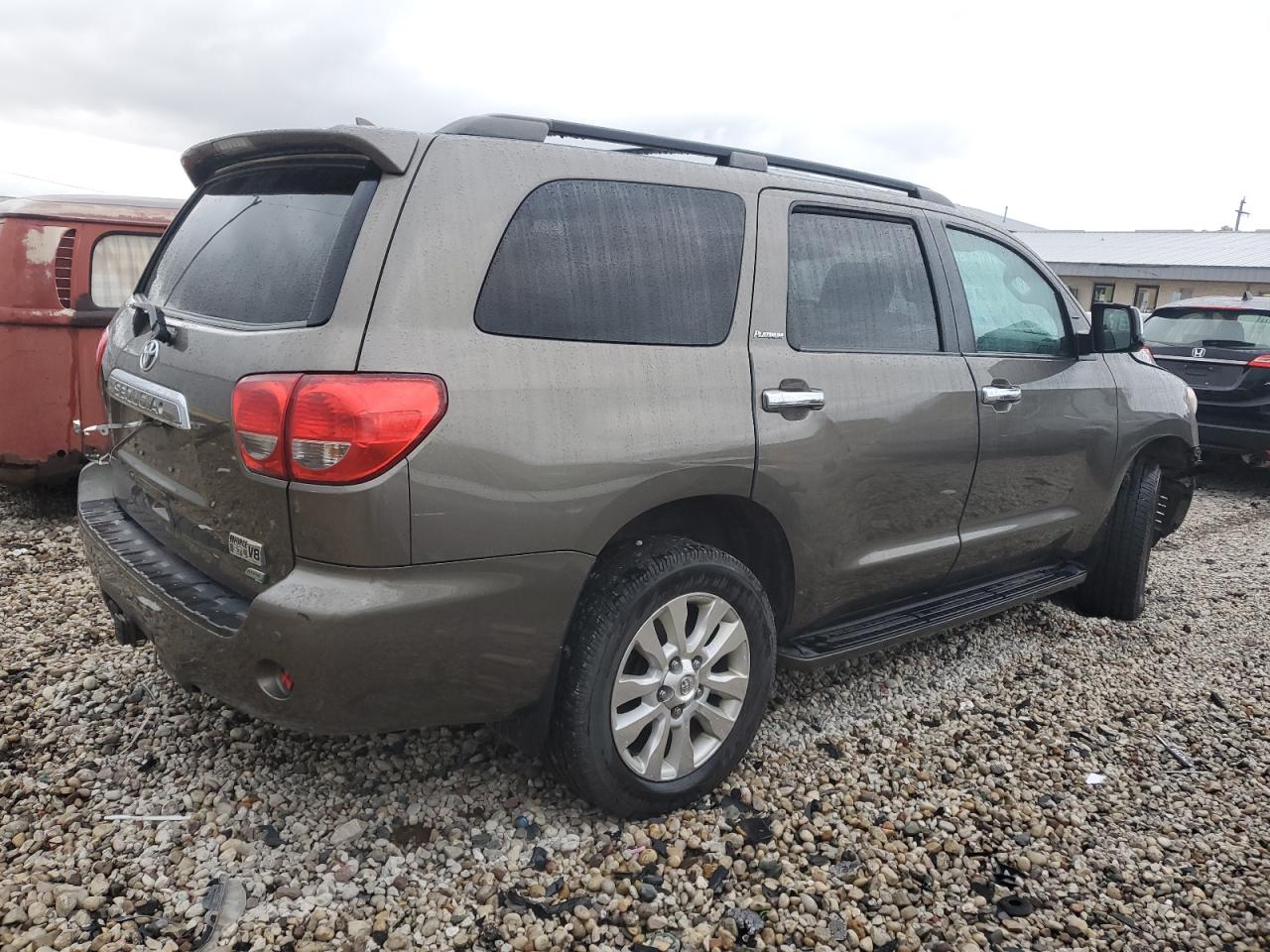 VIN 5TDDW5G19GS136422 2016 TOYOTA SEQUOIA no.3