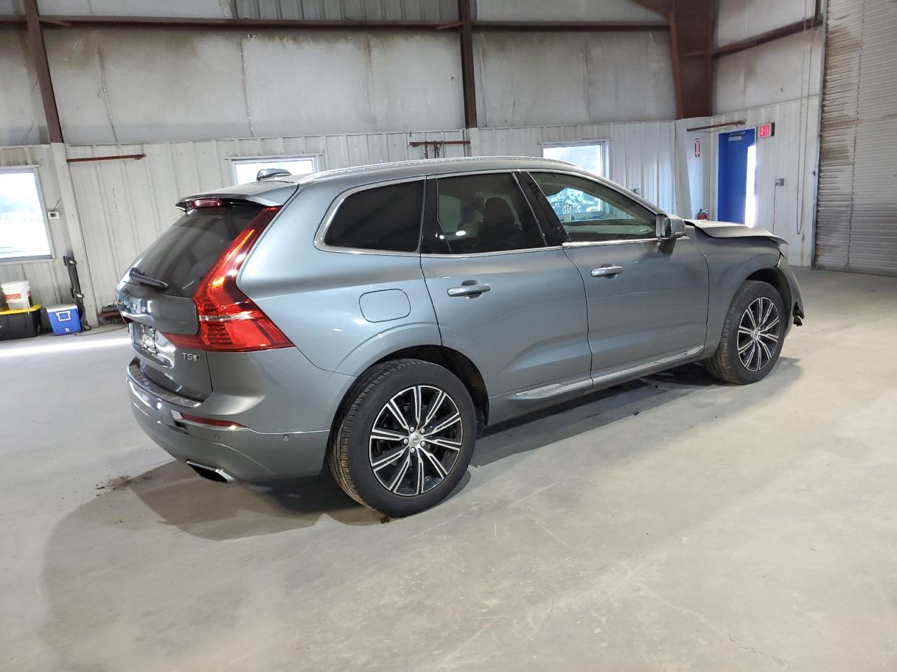 2018 Volvo XC60 - Image 3