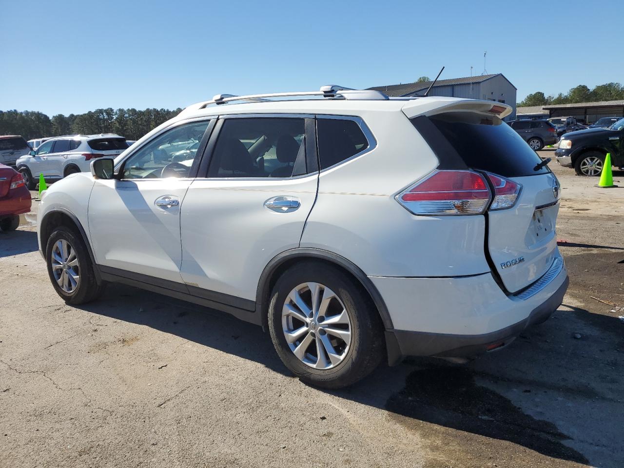 2016 Nissan Rogue - Image 2