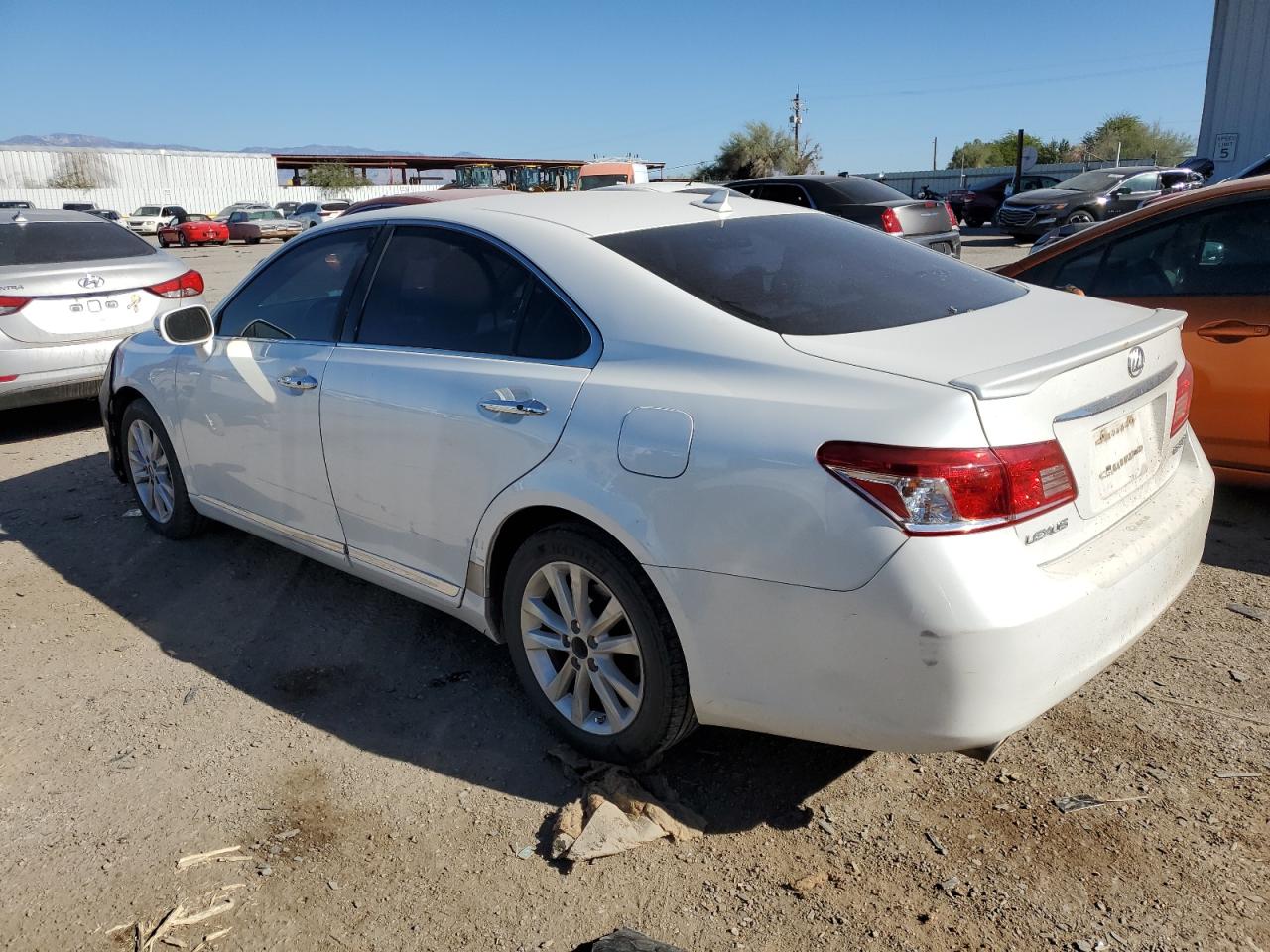 2010 Lexus ES - Image 2