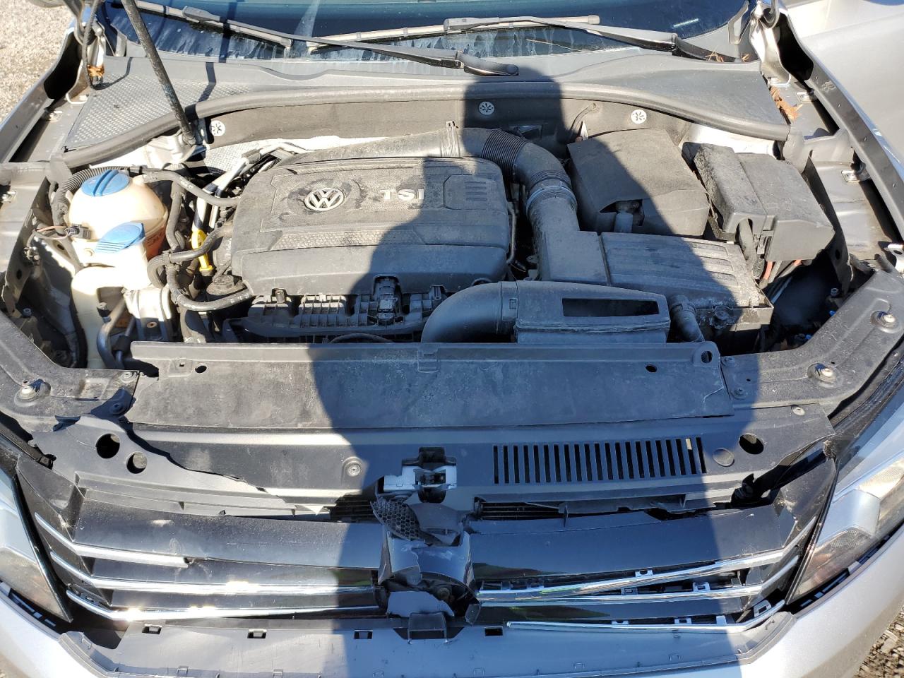 2014 Volkswagen Passat - Image 11