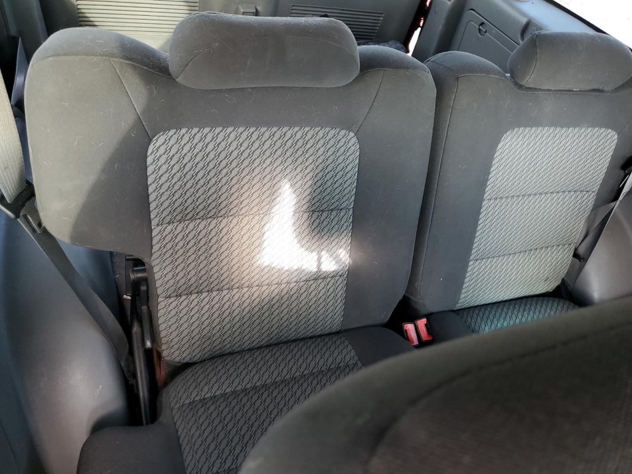 2003 Ford Explorer - Image 10