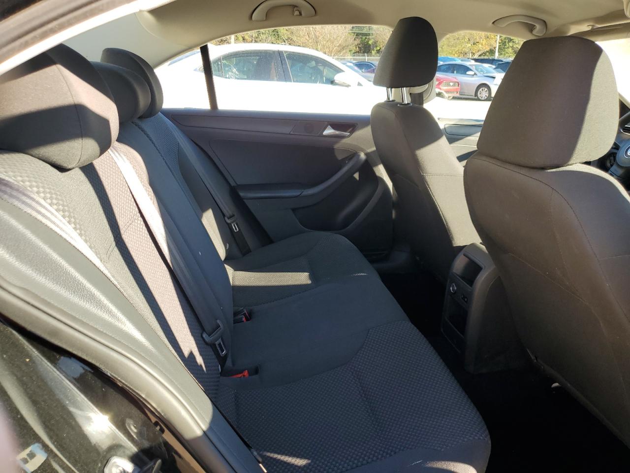 2014 Volkswagen Jetta - Image 11