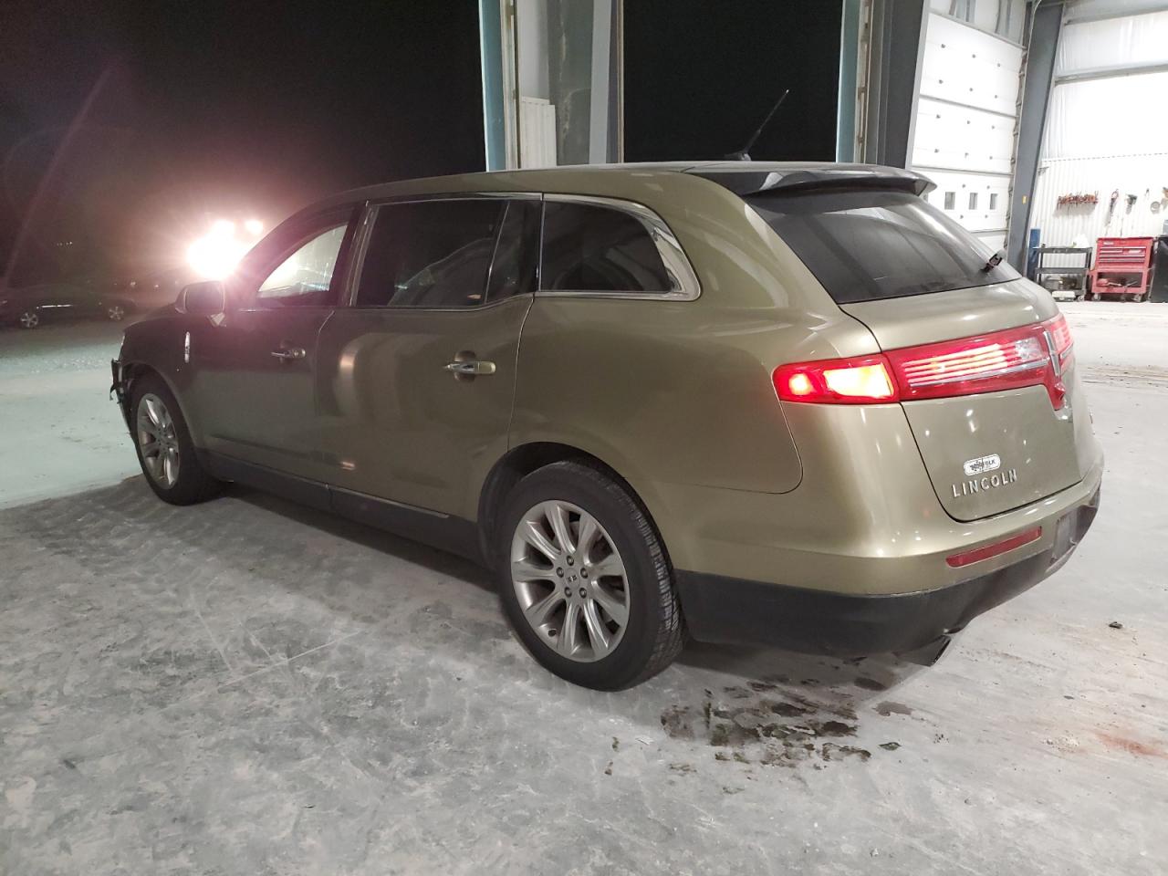 2014 Lincoln MKT - Image 2