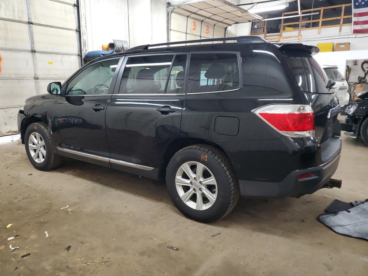 2011 Toyota Highlander - Image 2