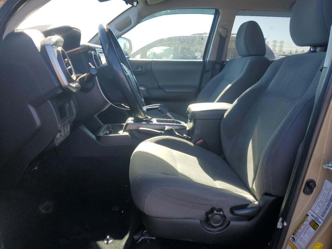 2019 Toyota Tacoma - Image 7