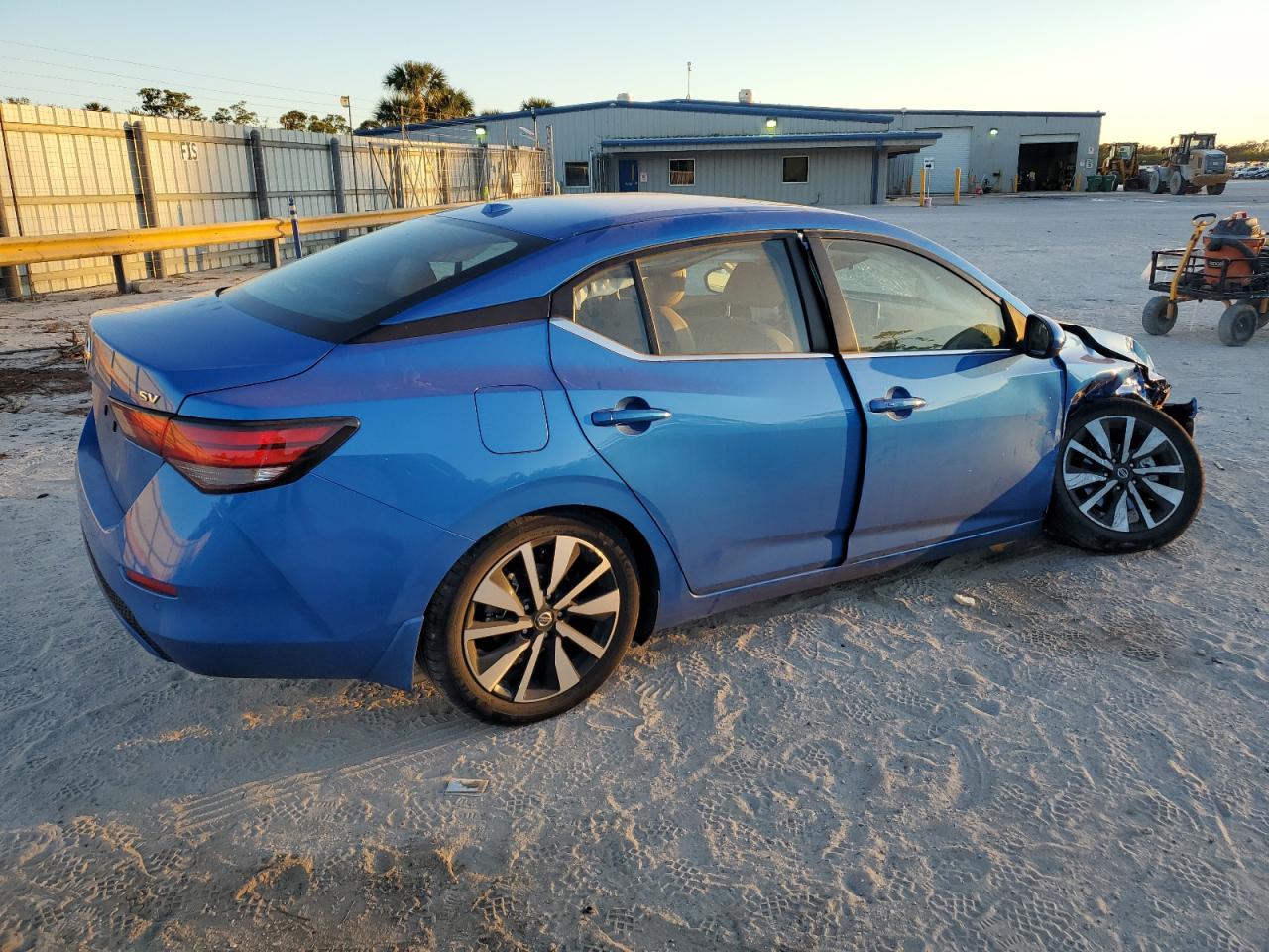 2022 Nissan Sentra - Image 3
