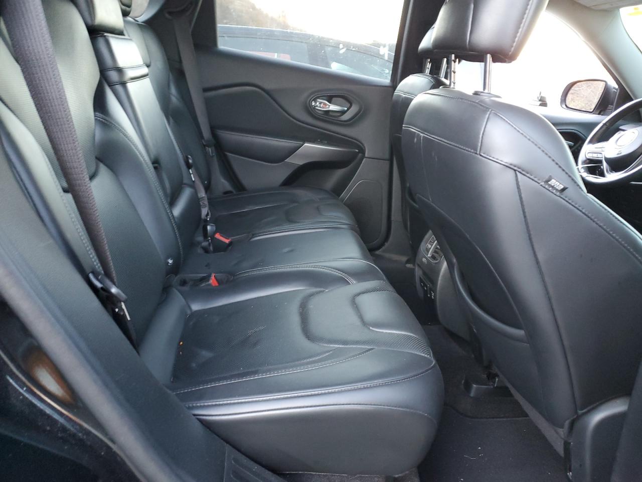 2019 Jeep Grand Cherokee - Image 11