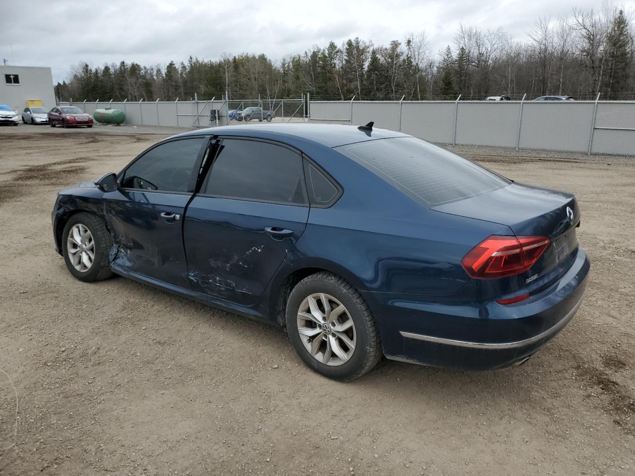 2018 Volkswagen Passat - Image 2