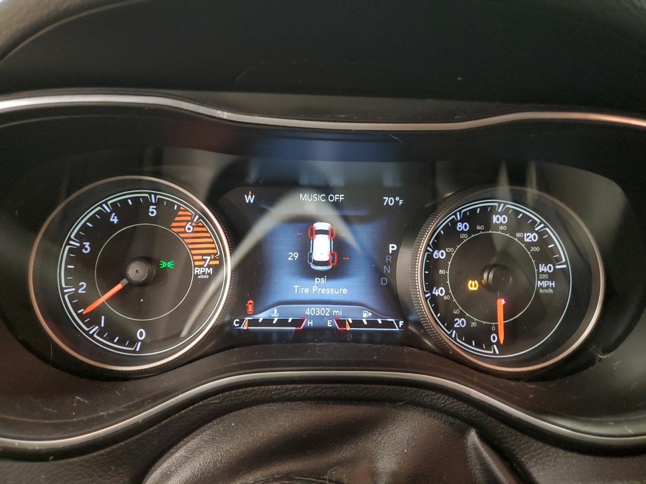 2019 Jeep Grand Cherokee - Image 9