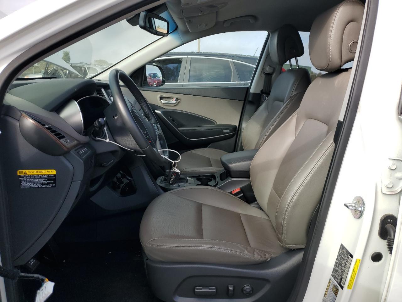 2019 Hyundai Santa Fe - Image 7