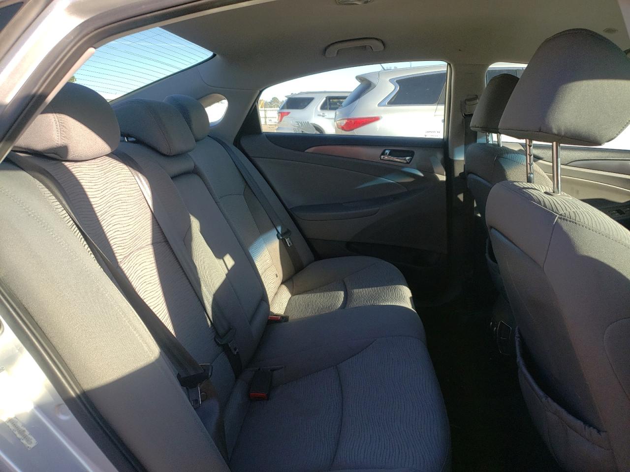 2012 Hyundai Sonata - Image 10