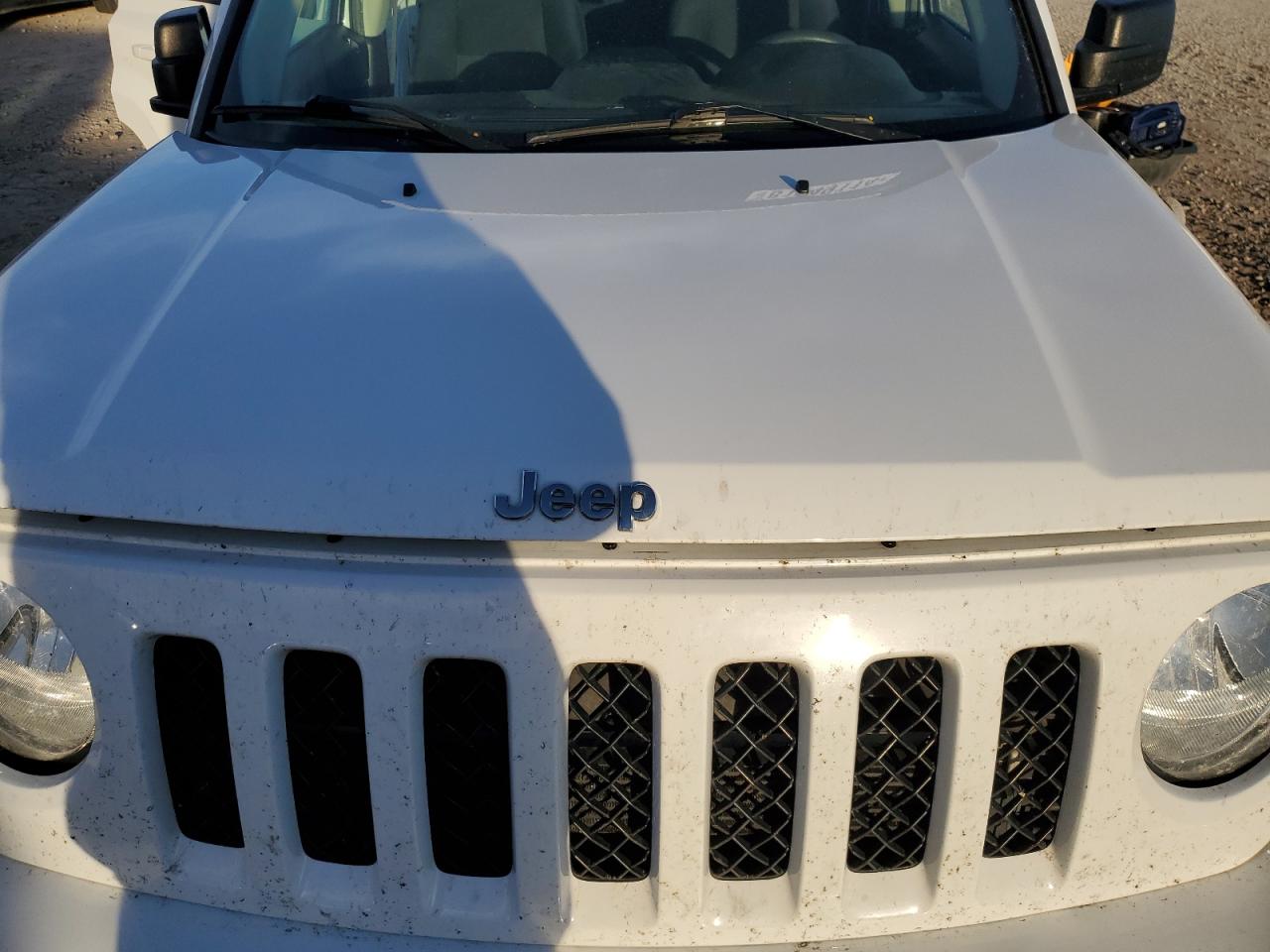 2016 Jeep Liberty (Patriot) - Image 13