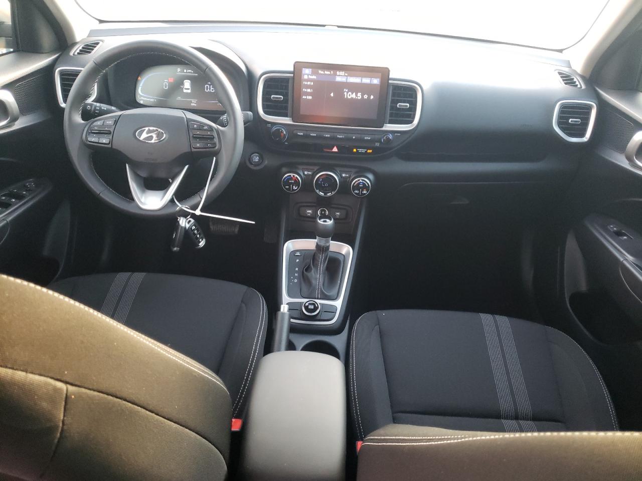 2024 Hyundai Venue - Image 8