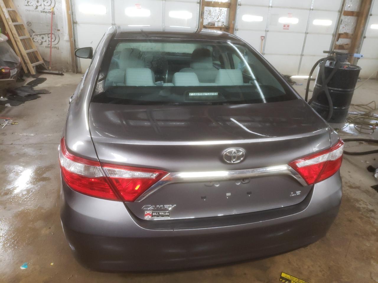 VIN 4T1BF1FK4HU780767 2017 TOYOTA CAMRY no.6