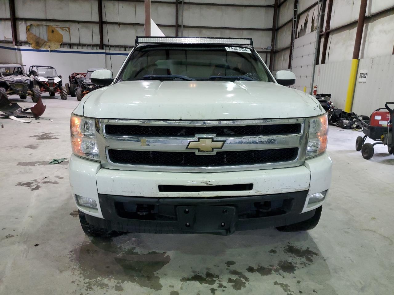 2011 Chevrolet Silverado - Image 5