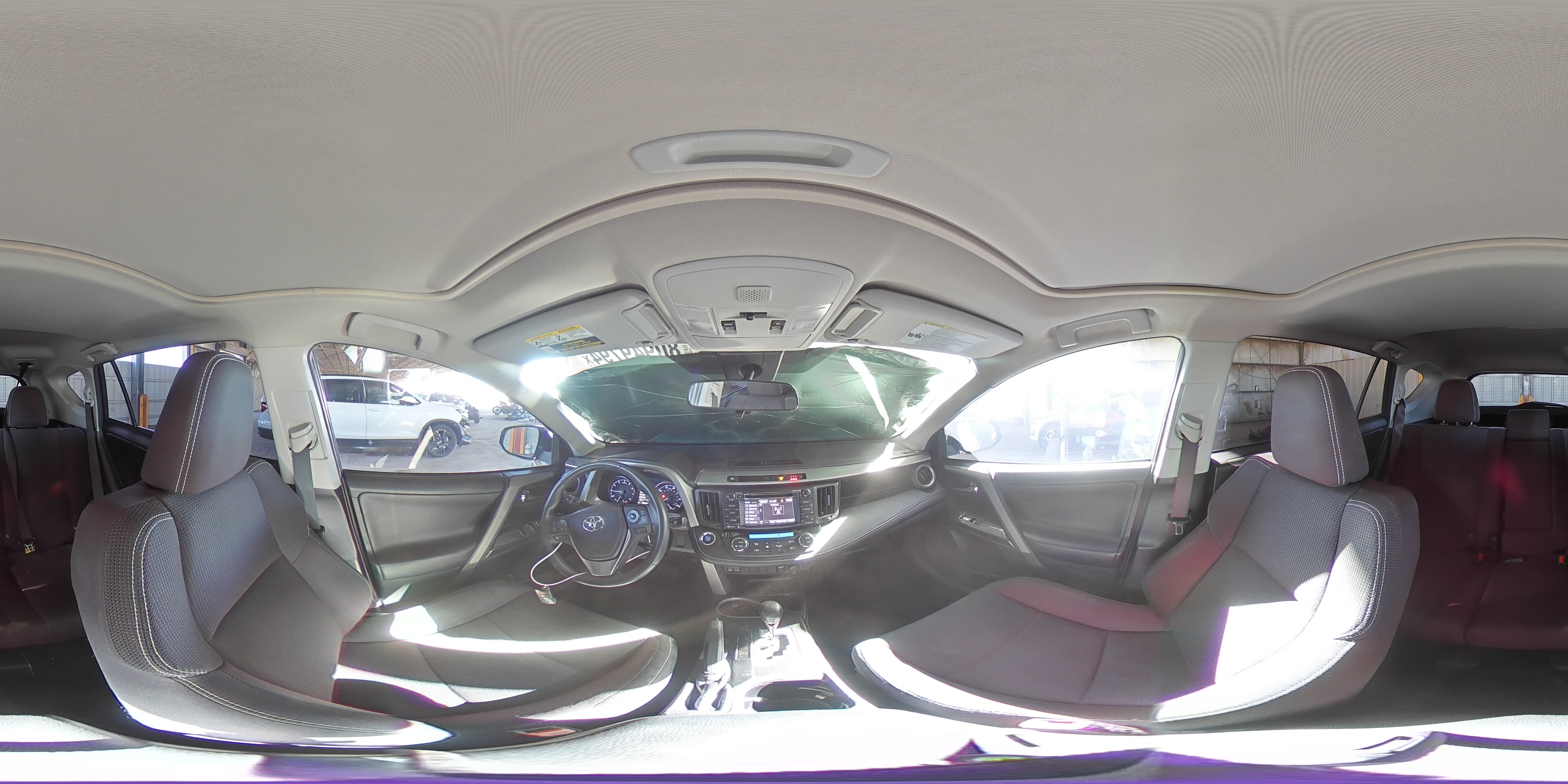 2018 Toyota RAV 4 - Image 14