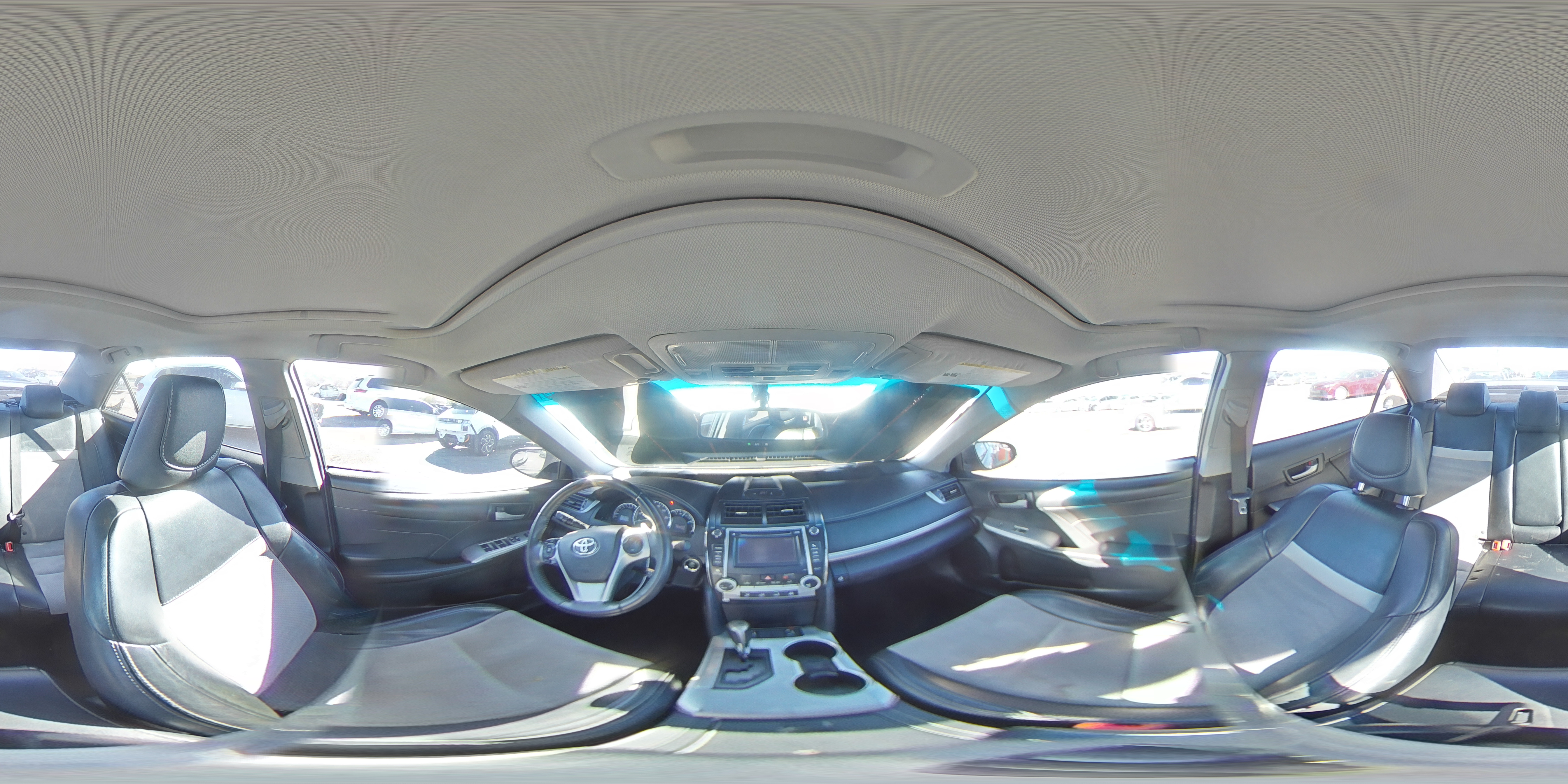 2014 Toyota Camry - Image 13
