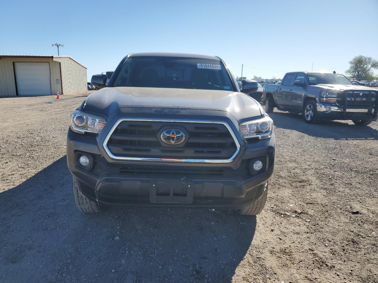 VIN 5TFAZ5CN4JX064131 2018 TOYOTA TACOMA no.5