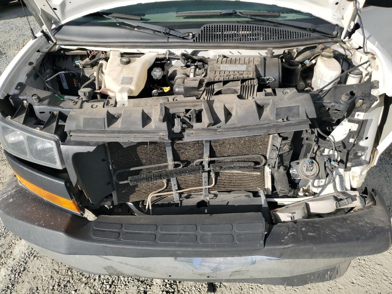 2018 GMC Savana - Image 13