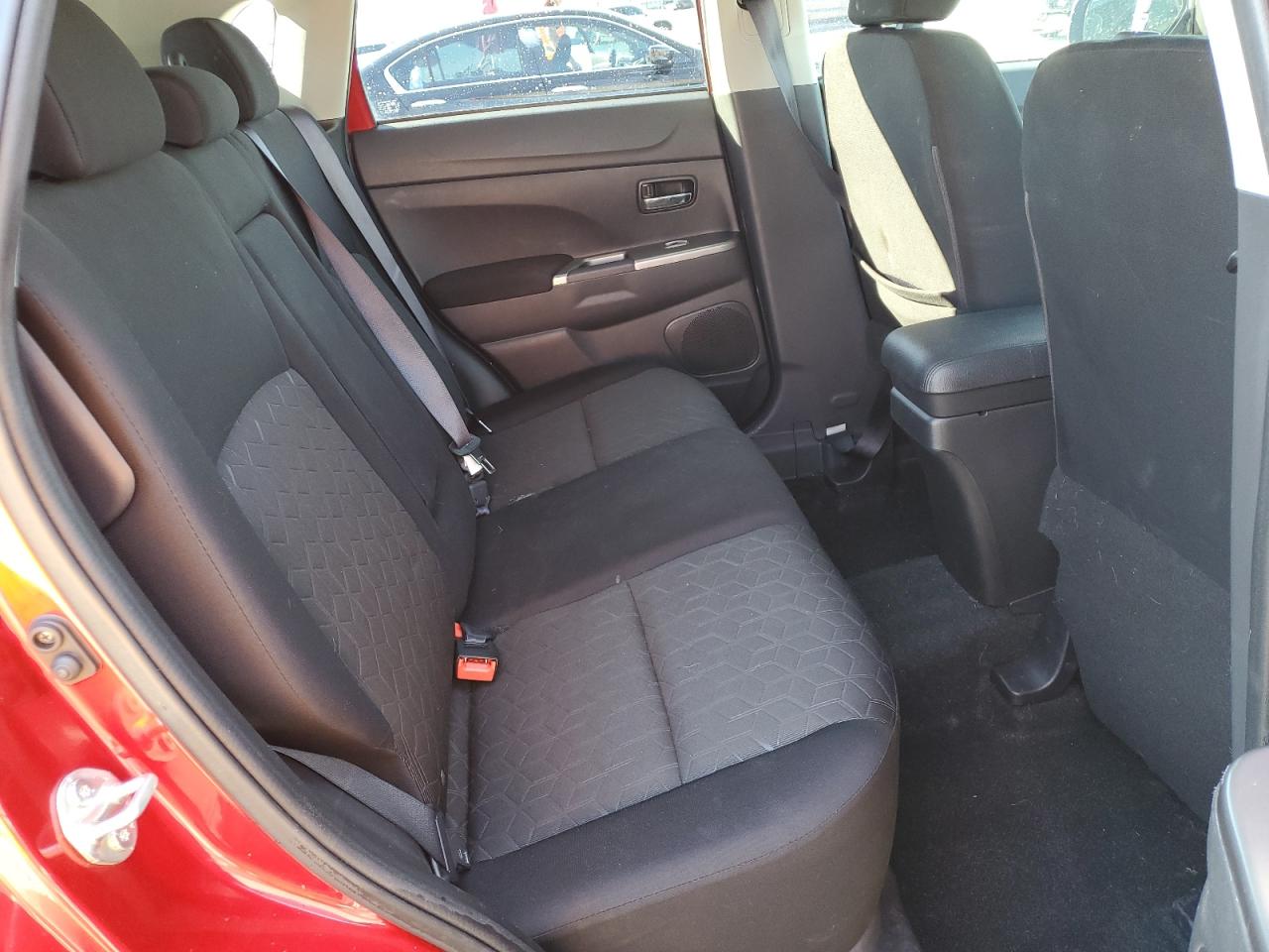 2021 Mitsubishi Outlander - Image 11