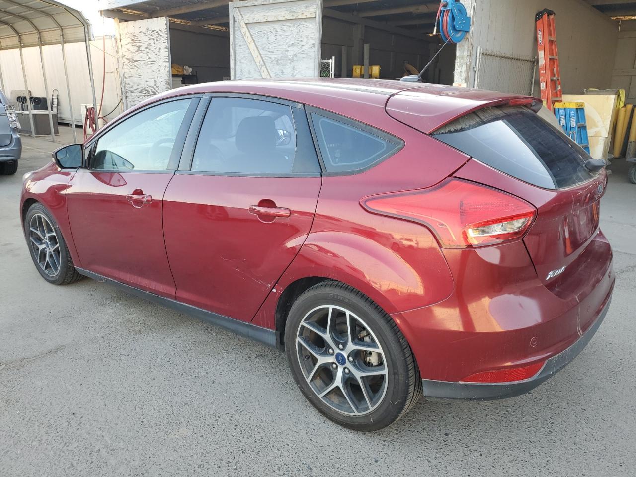 VIN 1FADP3M21HL303508 2017 FORD FOCUS no.2