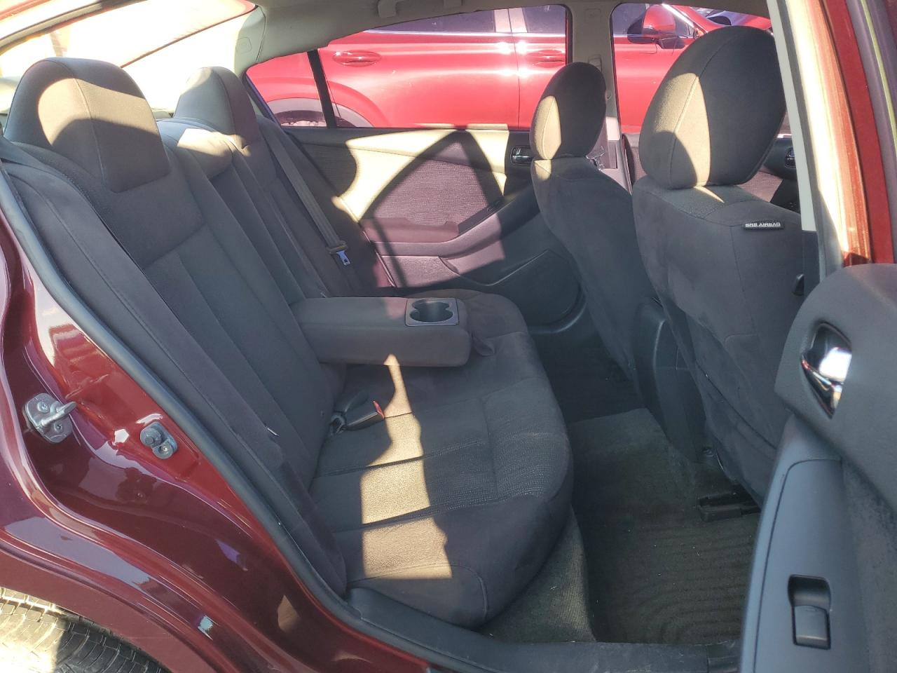 2012 Nissan Altima - Image 10